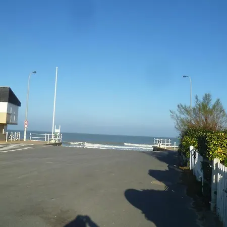 La Voile Nacree, Vue Magnifique Sur La Historique De Juno ! * Bernieres-sur-Mer